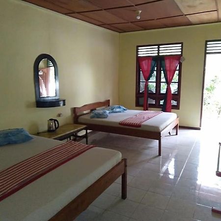 Sibayak Guesthouse Tuk Tuk Exteriör bild