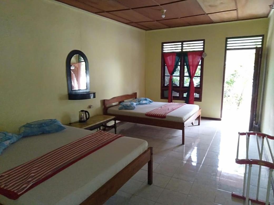 Sibayak Guesthouse Tuk Tuk Exteriör bild
