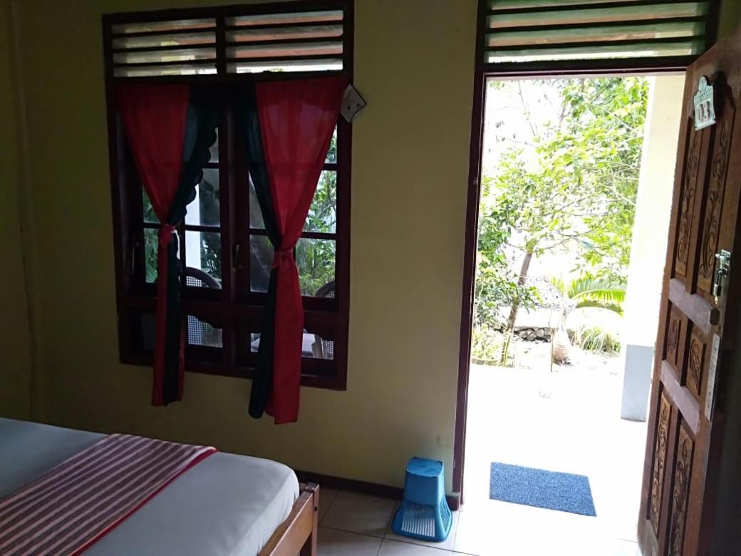 Sibayak Guesthouse Tuk Tuk Exteriör bild