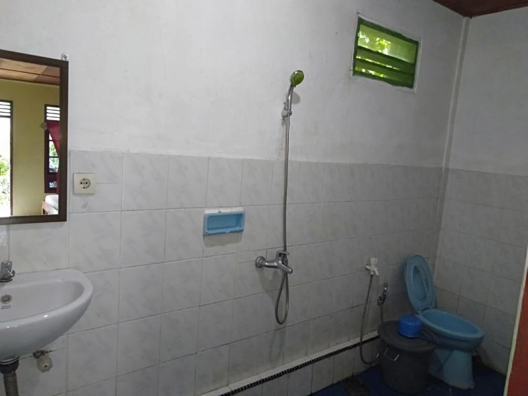 Sibayak Guesthouse Tuk Tuk Exteriör bild