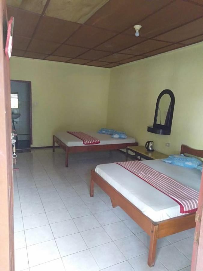 Sibayak Guesthouse Tuk Tuk Exteriör bild