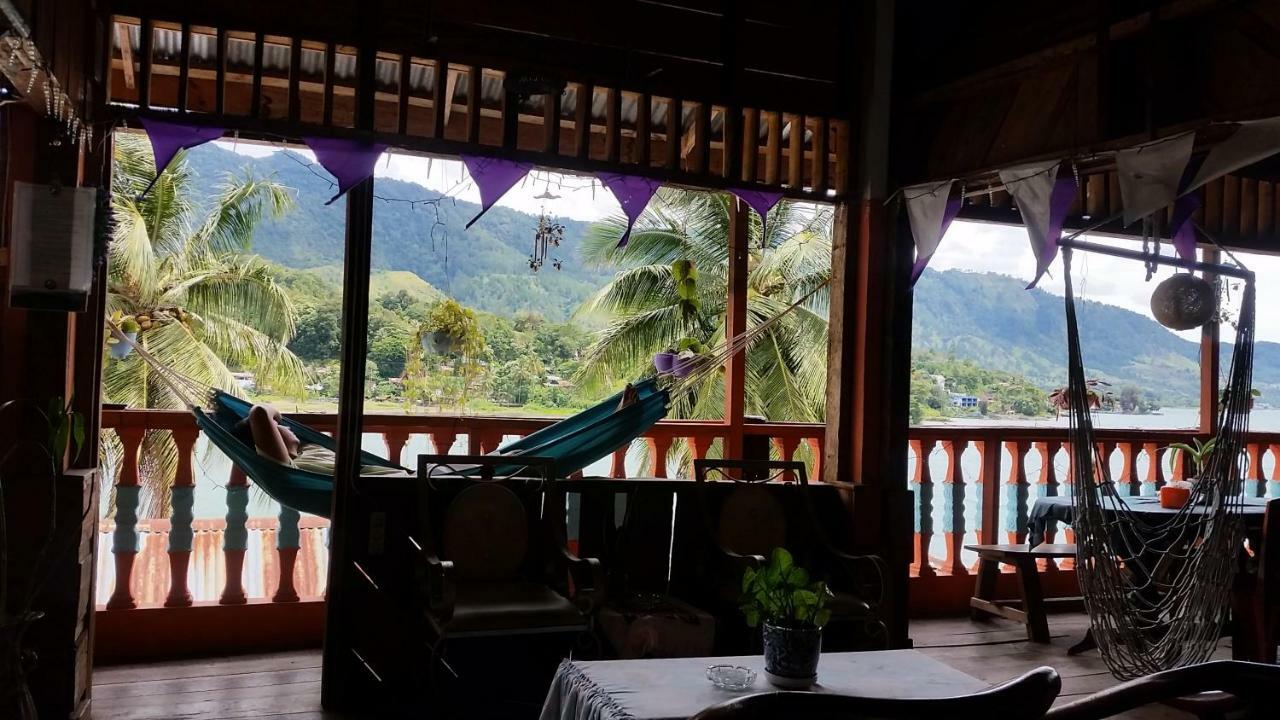 Sibayak Guesthouse Tuk Tuk Exteriör bild