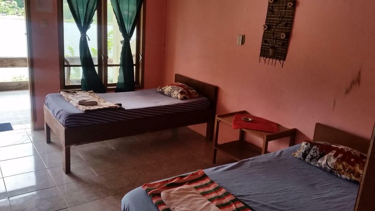Sibayak Guesthouse Tuk Tuk Exteriör bild