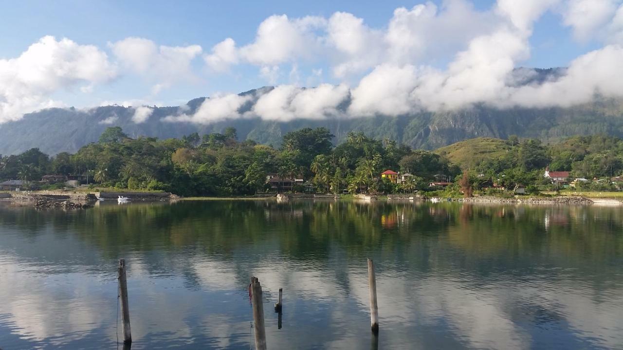 Sibayak Guesthouse Tuk Tuk Exteriör bild
