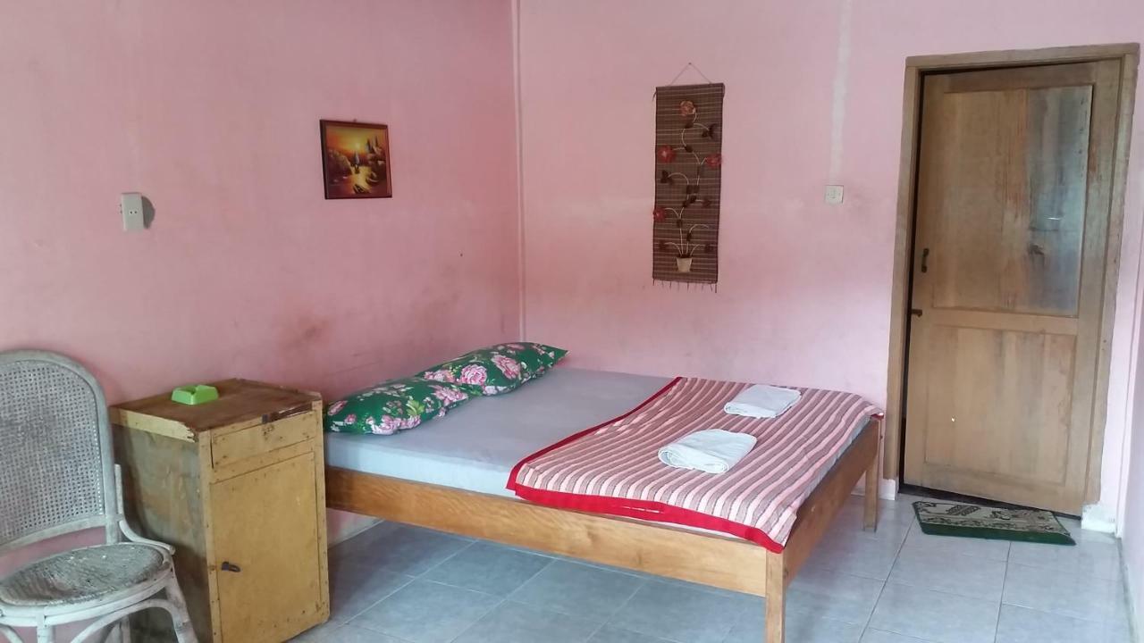 Sibayak Guesthouse Tuk Tuk Exteriör bild