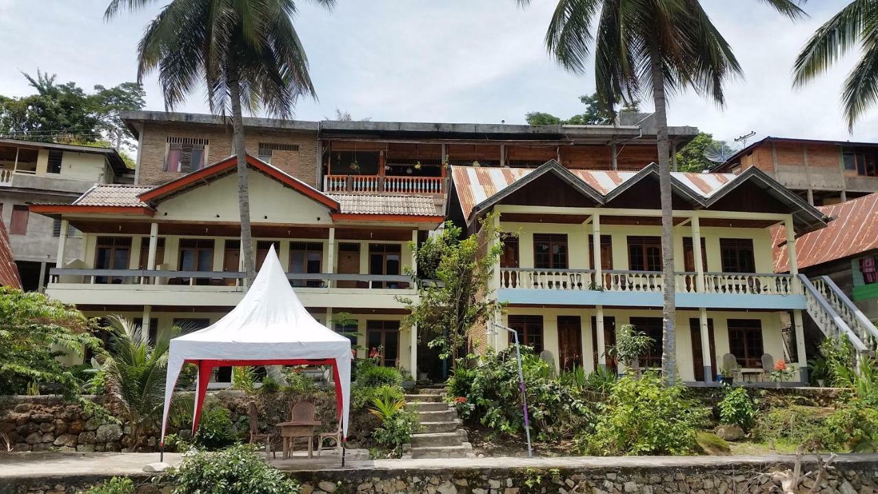Sibayak Guesthouse Tuk Tuk Exteriör bild
