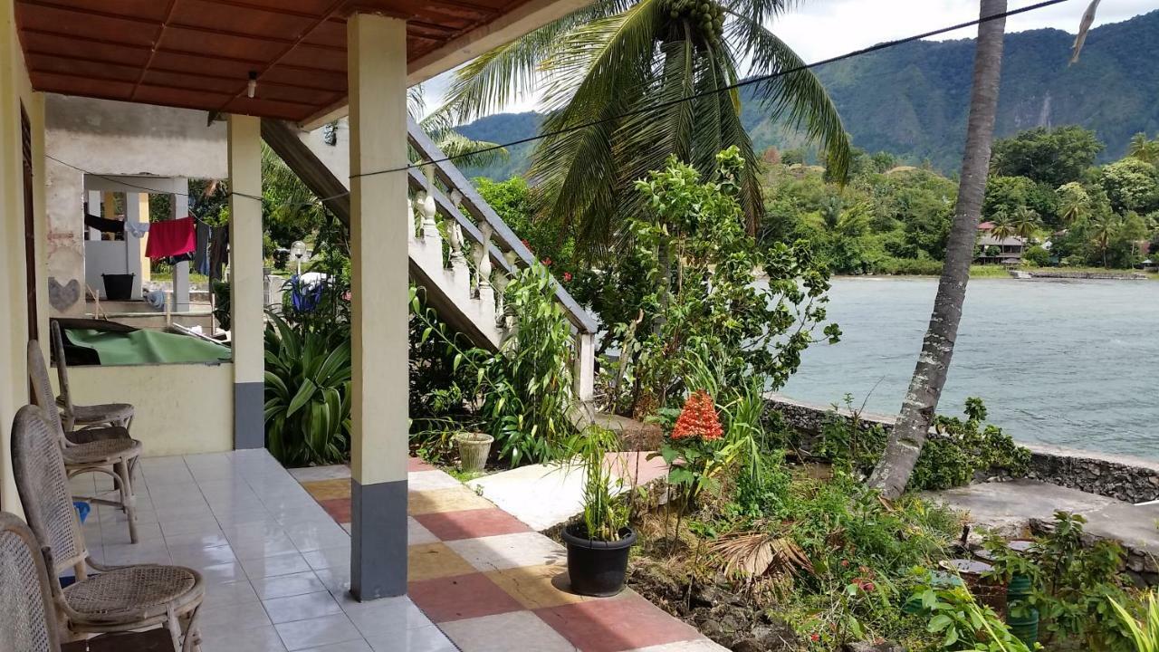 Sibayak Guesthouse Tuk Tuk Exteriör bild