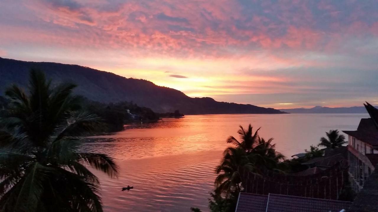 Sibayak Guesthouse Tuk Tuk Exteriör bild